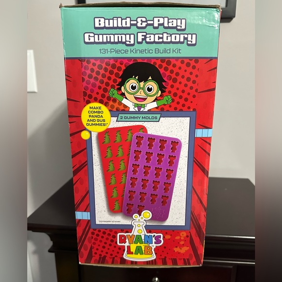 Ryan’s Lab Build-&-Play Gummy Factory - Picture 5 of 8